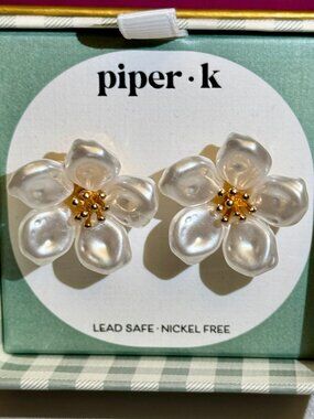 Piper-K Faux pearl Flower Earrings